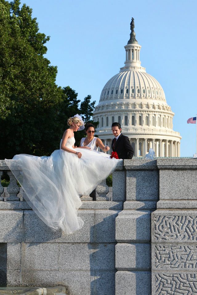Happy couple at the U.S. Capitol.